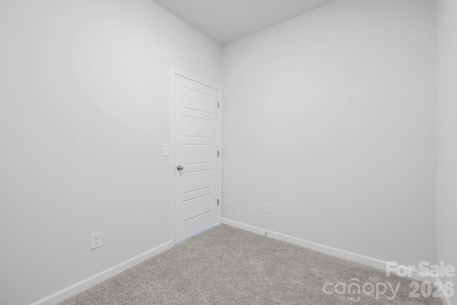 Spacious, unfurnished interior of a new home in Edgewood Preserve, Huntersville (Image 26).