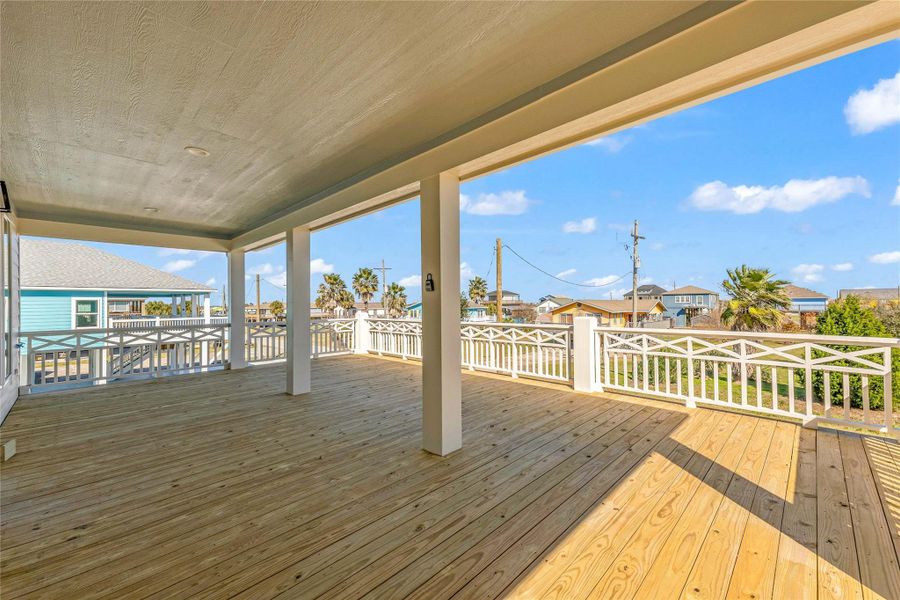 Exterior details and patio area of a home in , Crystal Beach (Image 20).
