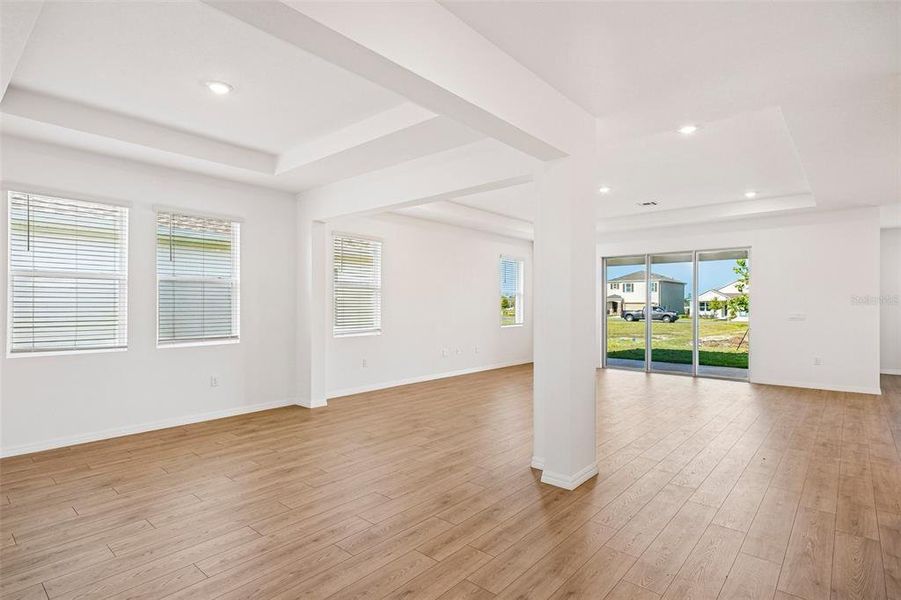 Spacious, unfurnished interior of a new home in , Lakeland (Image 20).