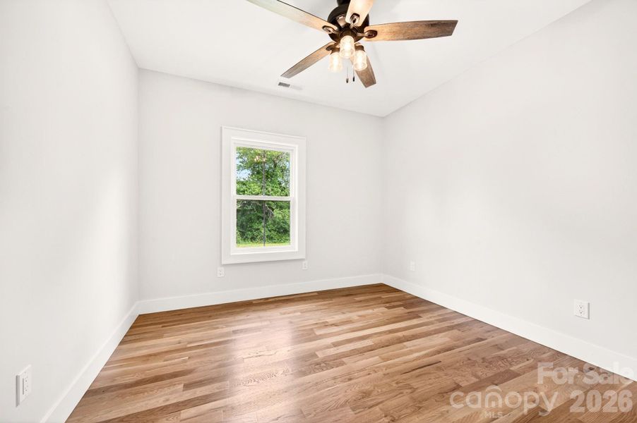 Secondary bedroom