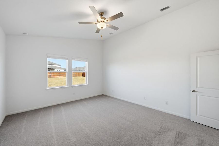 Spacious, unfurnished interior of a new home in Emory Crossing, Hutto (Image 11).