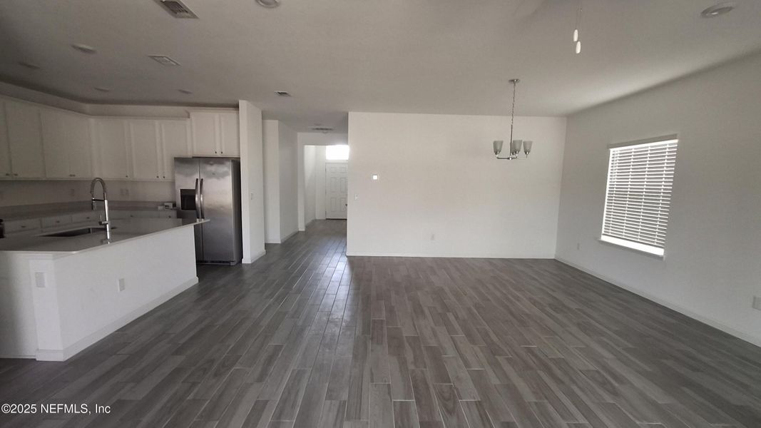 Spacious, unfurnished interior of a new home in , Jacksonville (Image 23).