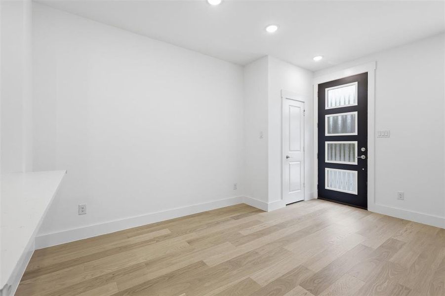 Spacious, unfurnished interior of a new home in , Arlington (Image 14).