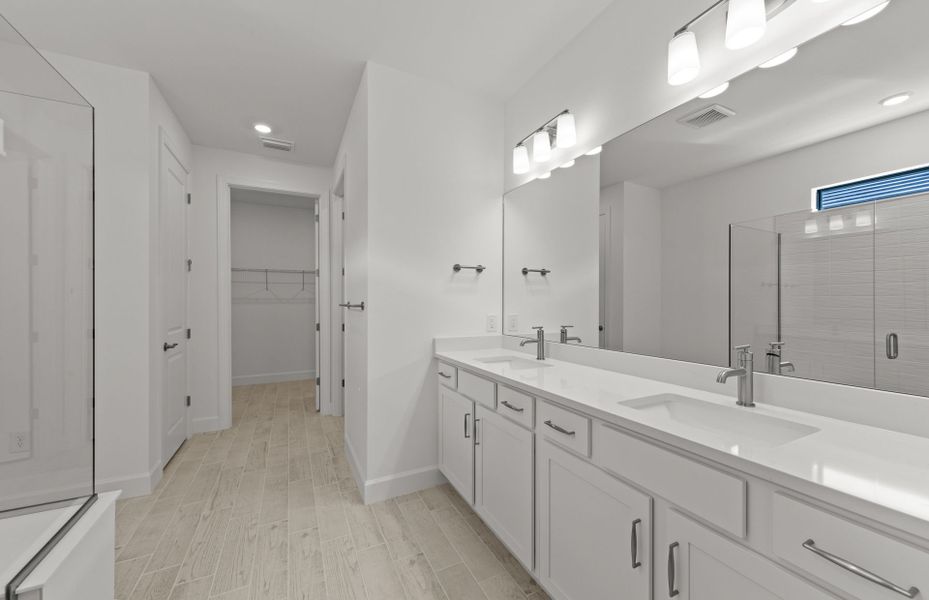 Furnished interior view inside a new home in Terreno, Naples (Image 7).