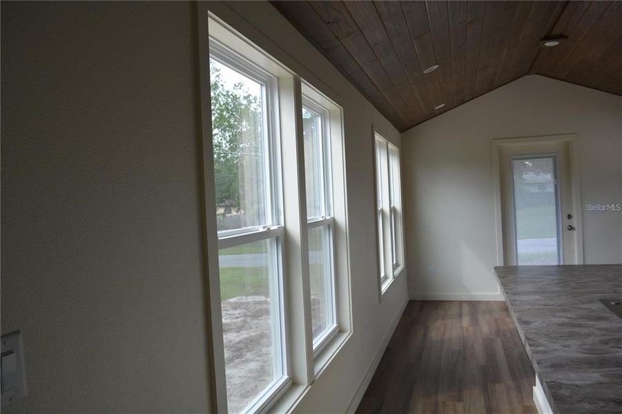 Spacious, unfurnished interior of a new home in , Oviedo (Image 13).