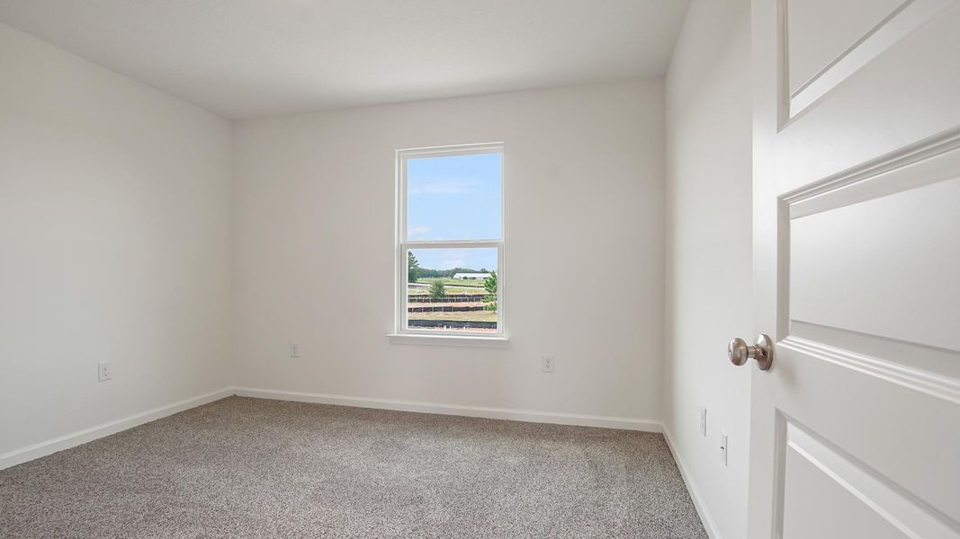 Spacious, unfurnished interior of a new home in Owl's Head East, Freeport (Image 26).