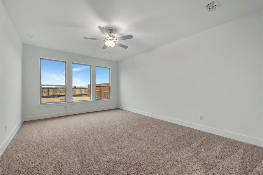 Spacious, unfurnished interior of a new home in Lily Creek at Sutton Fields, Aubrey (Image 28).