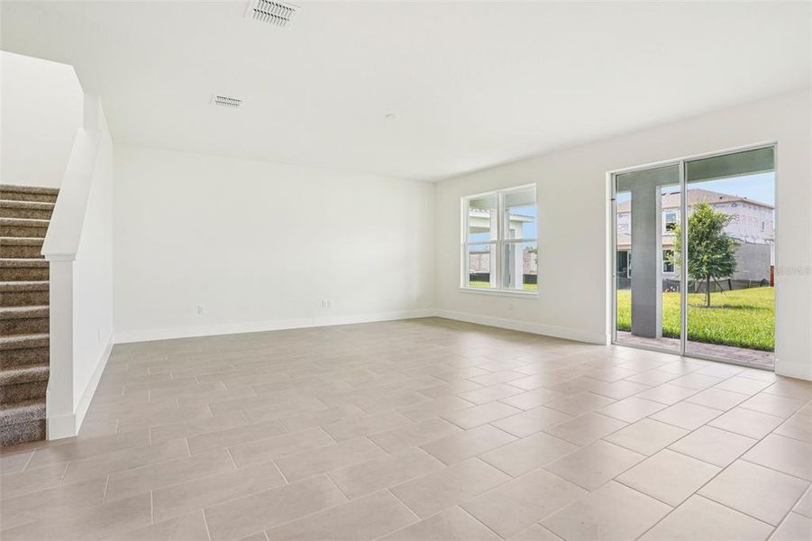 Spacious, unfurnished interior of a new home in Trailside, Mount Dora (Image 35).