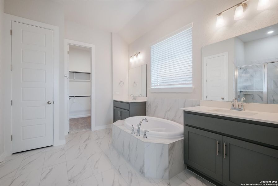 Furnished interior view inside a new home in Foxbrook, Cibolo (Image 5). Furnished interior view inside a new home in Foxbrook, Cibolo (Image 5).