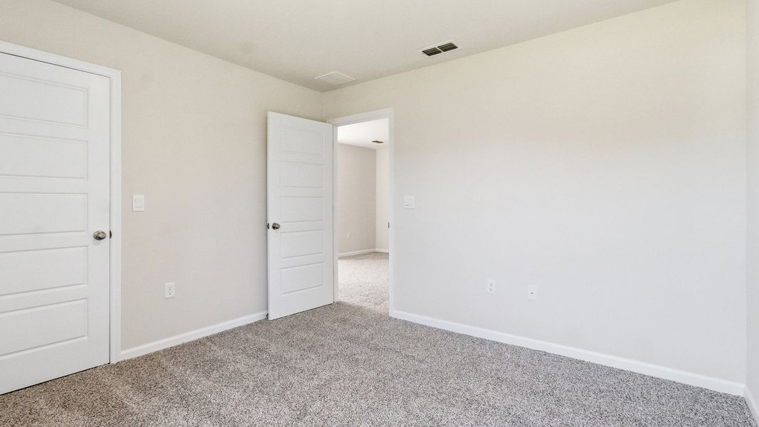 Spacious, unfurnished interior of a new home in Misting Springs, Crawfordville (Image 24).