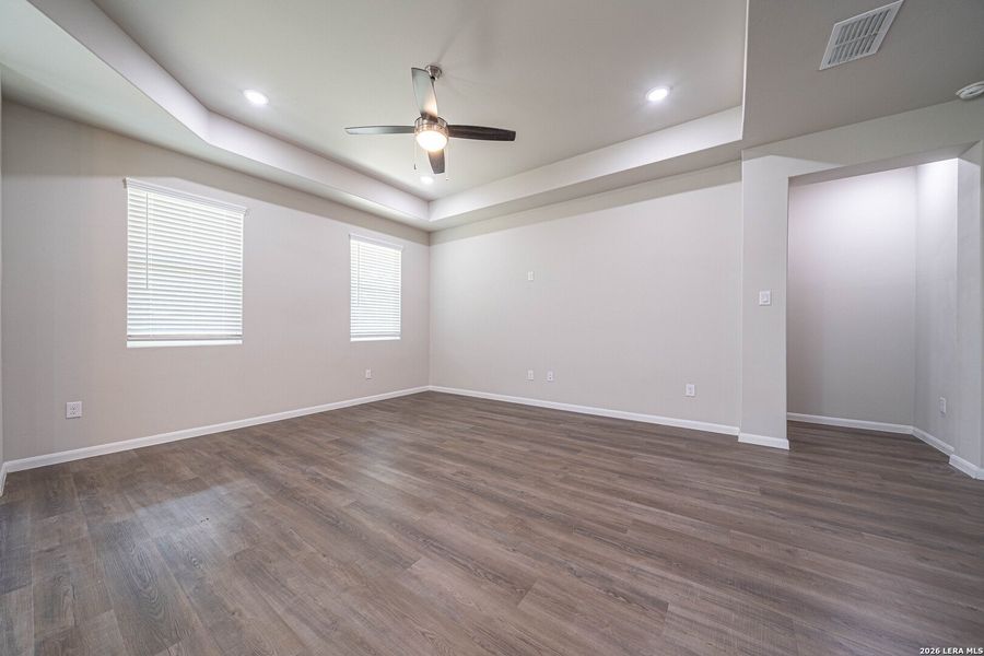 Spacious, unfurnished interior of a new home in Hannah Heights, Seguin (Image 17).