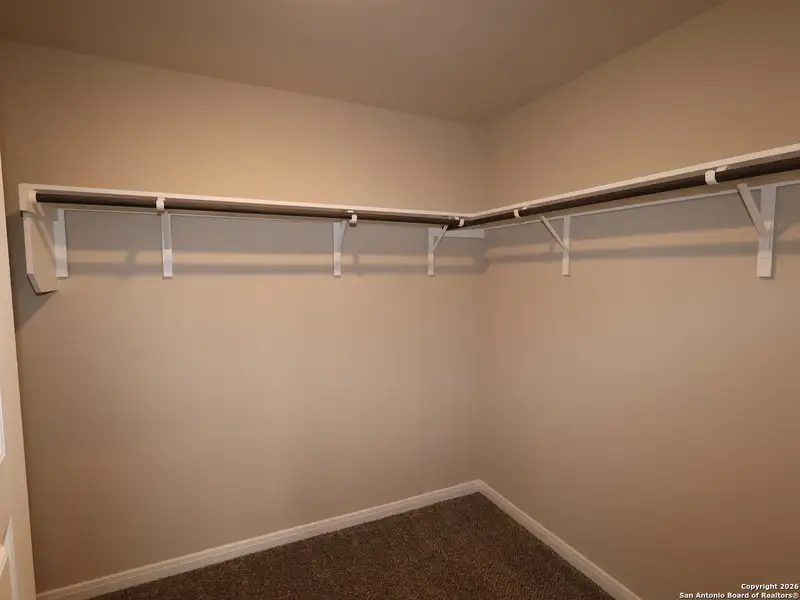 Spacious, unfurnished interior of a new home in Meadows at Clear Springs, New Braunfels (Image 30).