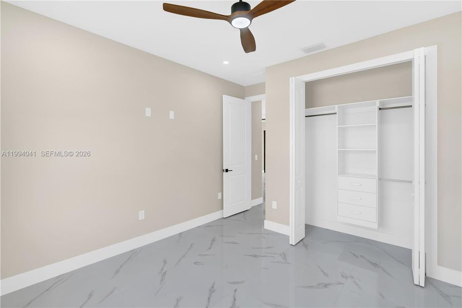 Spacious, unfurnished interior of a new home in , Lehigh Acres (Image 33).