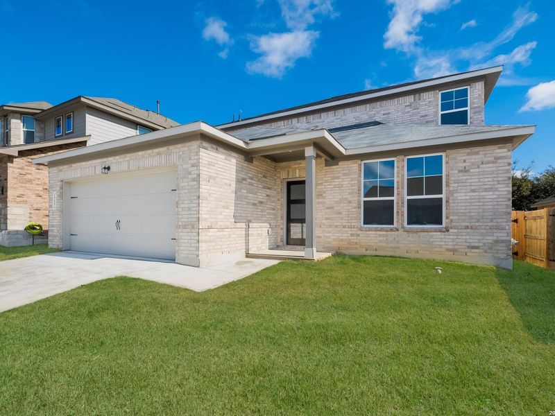 Exterior details and patio area of a home in Bricewood, San Antonio (Image 4).