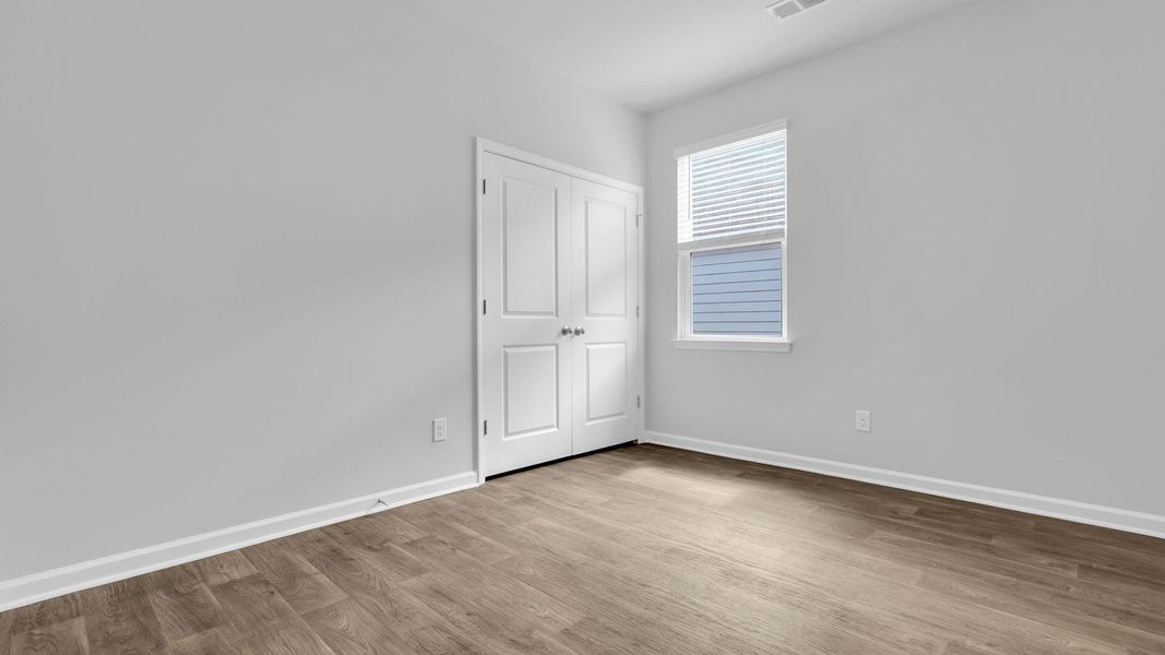 Spacious, unfurnished interior of a new home in Sheep Island, Summerville (Image 22).