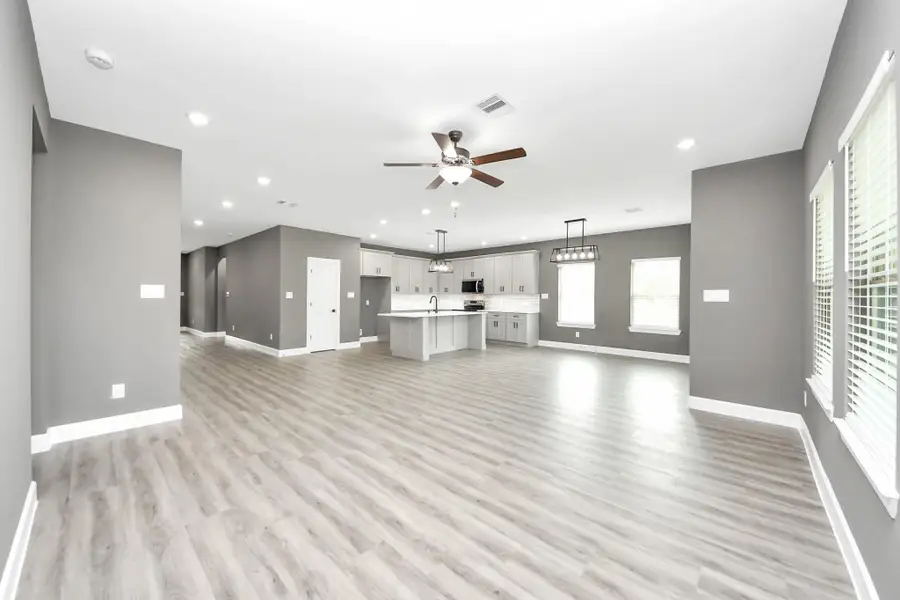 Spacious, unfurnished interior of a new home in , Waller (Image 38).