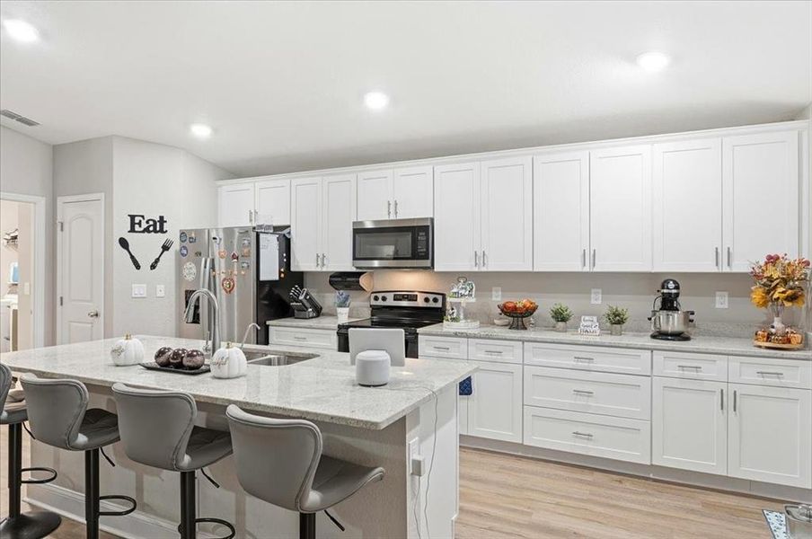 Furnished interior view inside a new home in , Auburndale (Image 15).