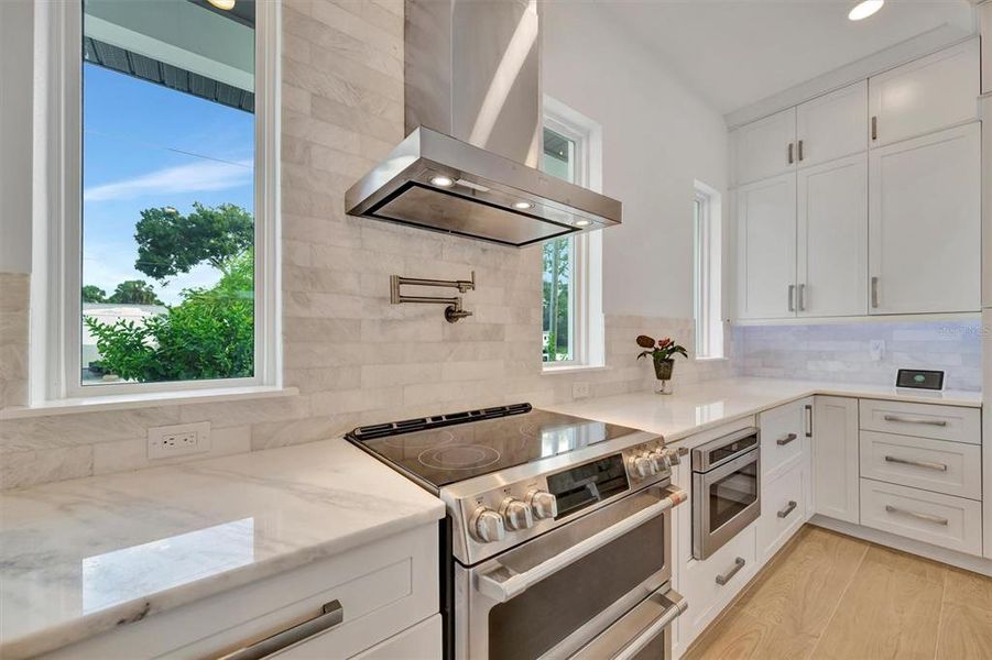 Furnished interior view inside a new home in , Sarasota (Image 10).