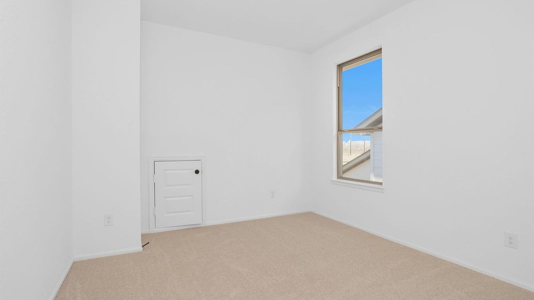 Spacious, unfurnished interior of a new home in Austin Point, Richmond (Image 9).