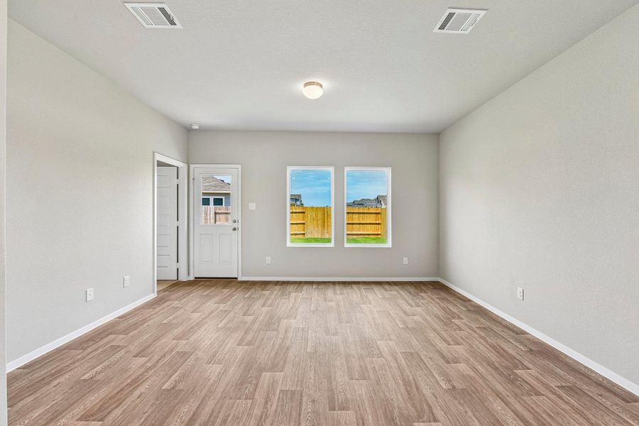 Spacious, unfurnished interior of a new home in Cascade, Liberty Hill (Image 28).