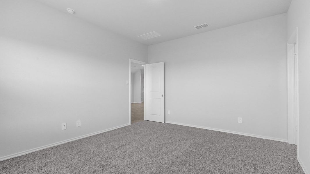 Spacious, unfurnished interior of a new home in Townes Landing, Fort Worth (Image 27).
