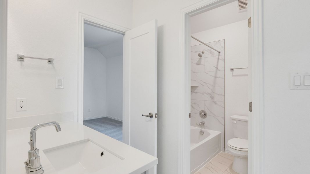 Furnished interior view inside a new home in Spring Creek, Taylor (Image 29).