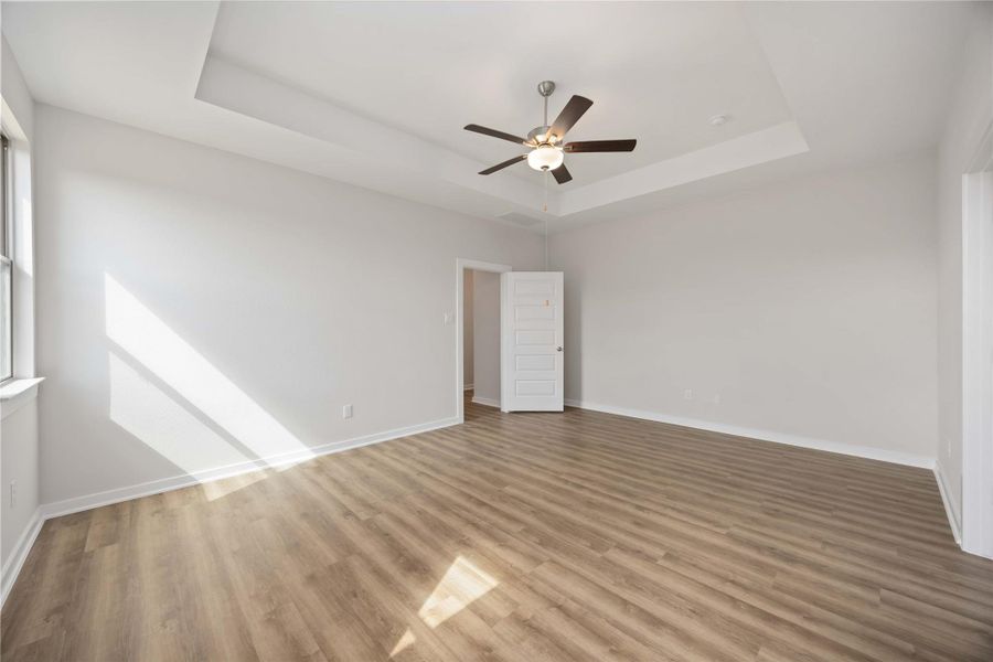 Spacious, unfurnished interior of a new home in Blue Jay's Landing, Needville (Image 20).