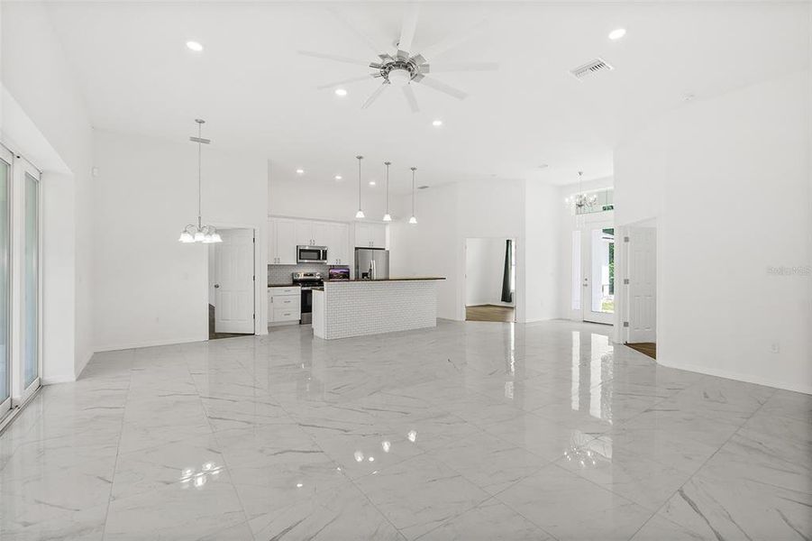 Spacious, unfurnished interior of a new home in , Pierson (Image 26).