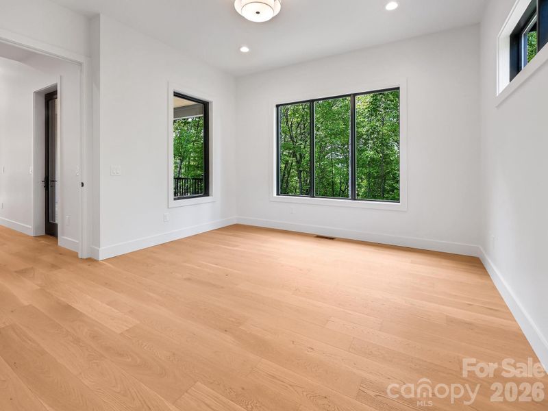 Spacious, unfurnished interior of a new home in , Fairview (Image 35).