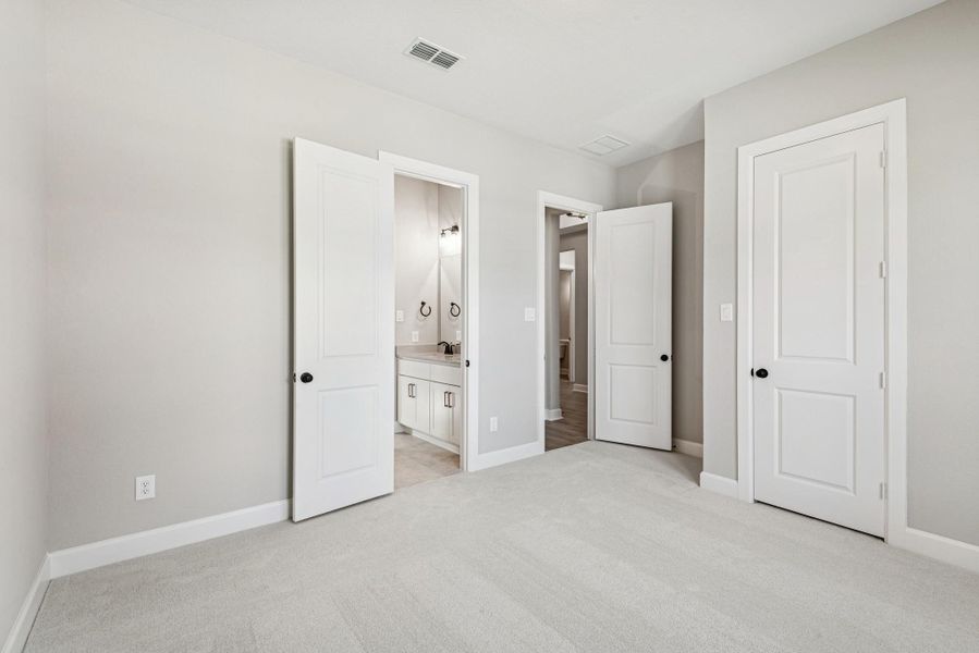 Spacious, unfurnished interior of a new home in ARTAVIA 65' Homesites, Conroe (Image 17).