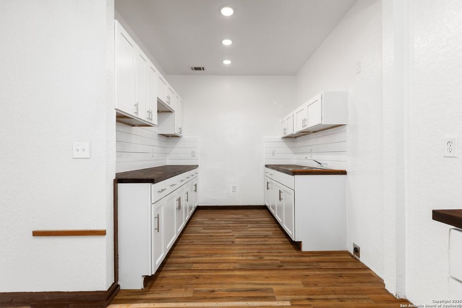 Spacious, unfurnished interior of a new home in , San Antonio (Image 20). Spacious, unfurnished interior of a new home in , San Antonio (Image 20).