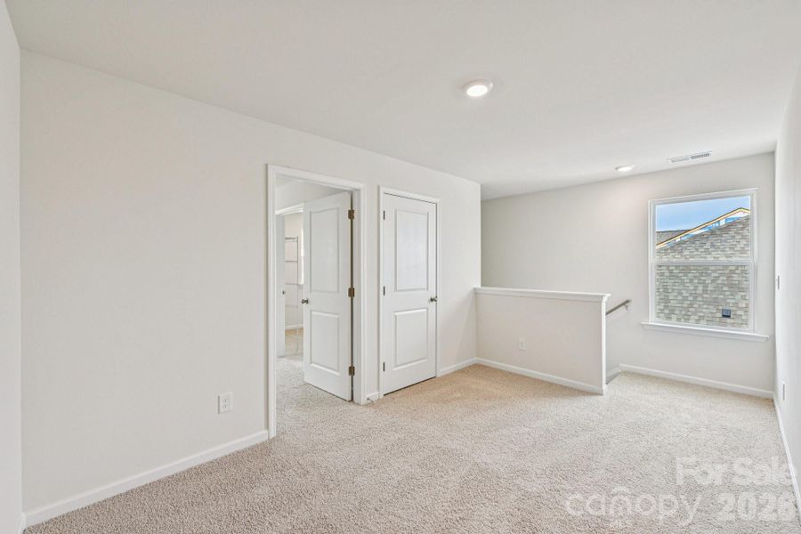 Spacious, unfurnished interior of a new home in Laurelbrook, Sherrills Ford (Image 37).