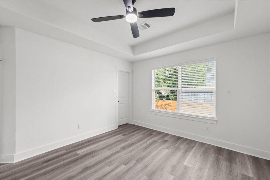 Spacious, unfurnished interior of a new home in , Brenham (Image 13).