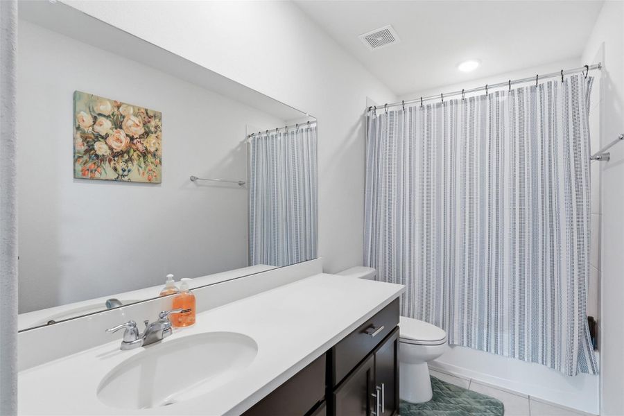 Furnished interior view inside a new home in Oakwood Estates, Waller (Image 21).