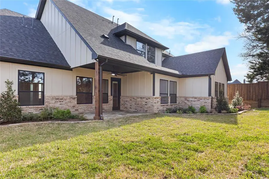 Exterior details and patio area of a home in , Sherman (Image 4).