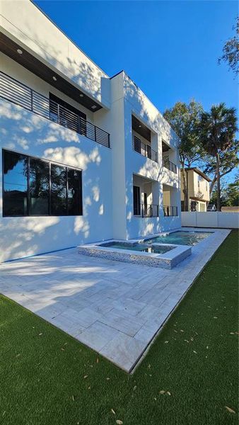Exterior details and patio area of a home in , Tampa (Image 19).