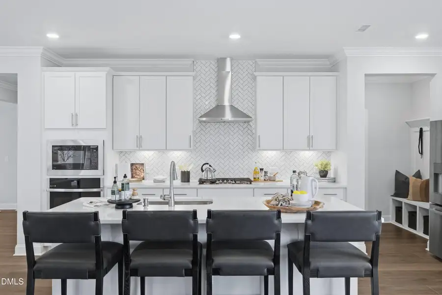 SUN_ShawRidge_Pic_EastmanIII_QMI_3_Kitch