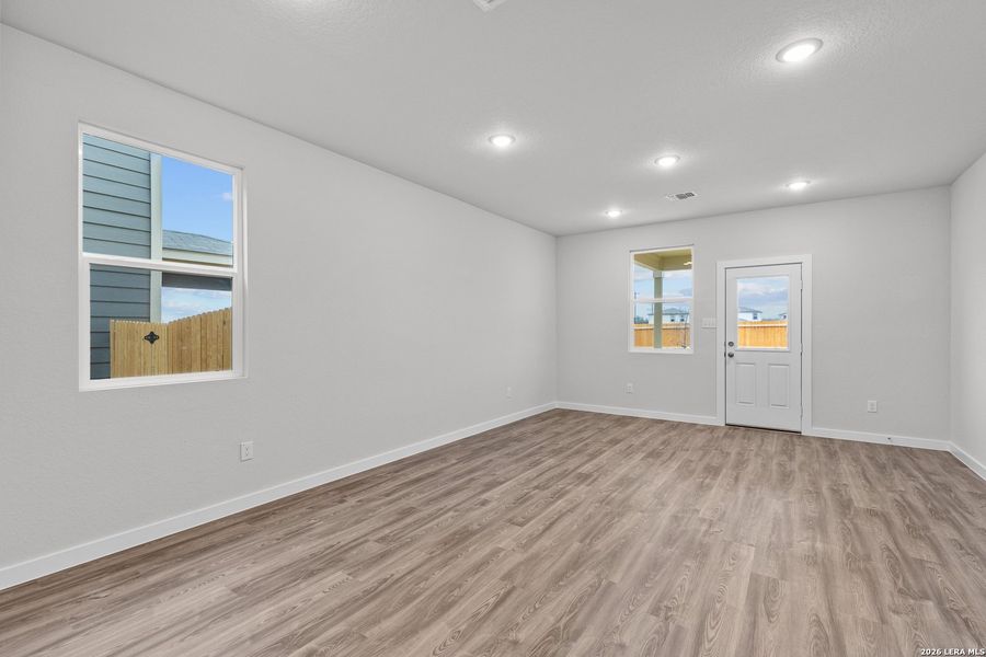 Spacious, unfurnished interior of a new home in Applewhite Meadows, San Antonio (Image 20).