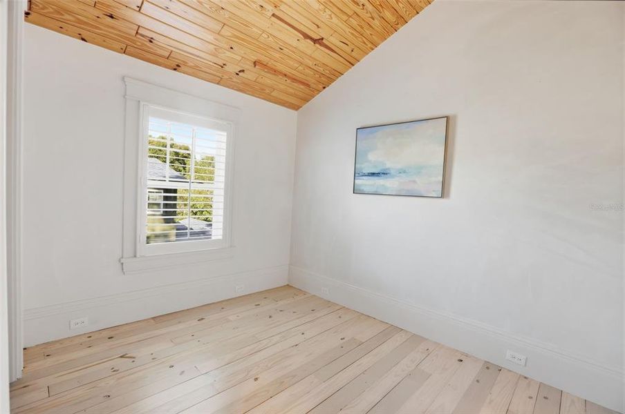 Spacious, unfurnished interior of a new home in , Orlando (Image 18).