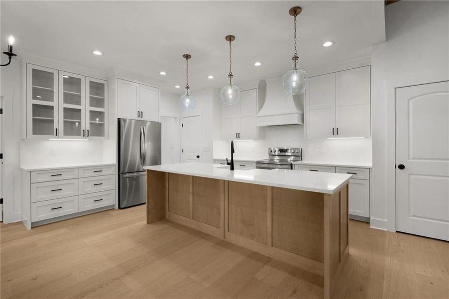 Furnished interior view inside a new home in , Calhoun (Image 10).