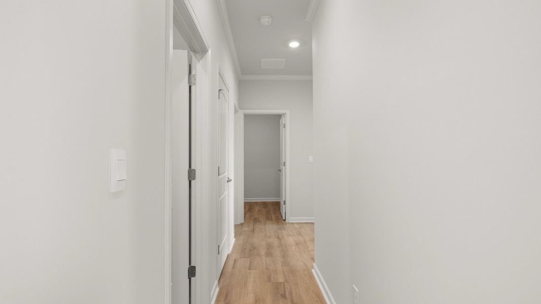 Spacious, unfurnished interior of a new home in Fairway 17 at Mirror Lake, Villa Rica (Image 16).