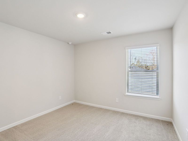 Spacious, unfurnished interior of a new home in Westmont Preserve, Powder Springs (Image 17).