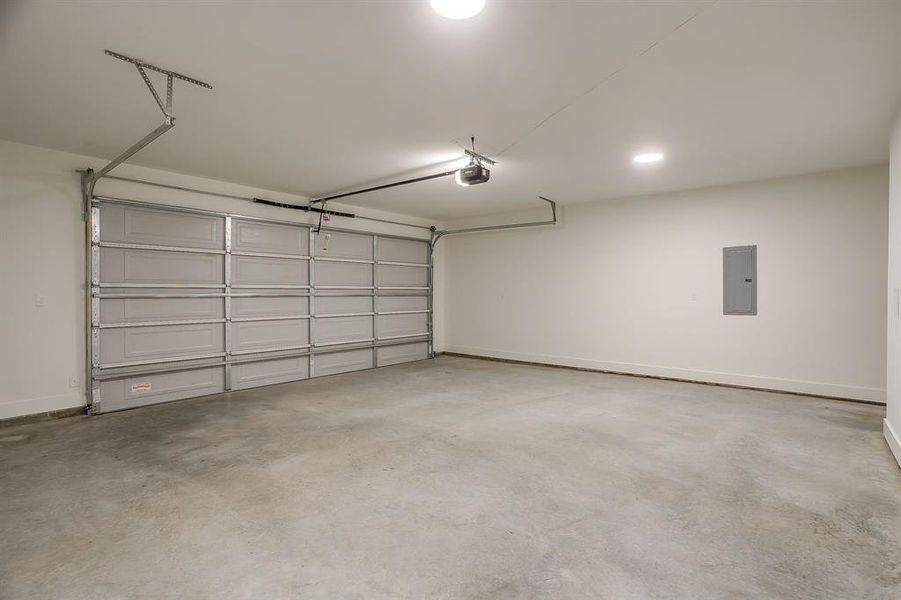 Spacious, unfurnished interior of a new home in , Fort Worth (Image 15).