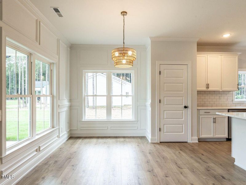 011-1280x960-dining-room