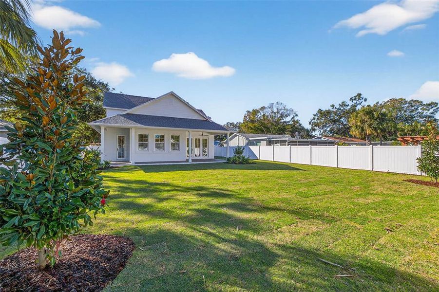 Exterior details and patio area of a home in , St. Petersburg (Image 26).