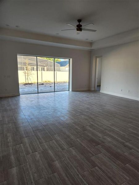 Spacious, unfurnished interior of a new home in Parkdale Place, Oviedo (Image 5).