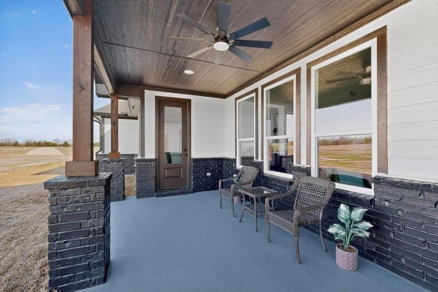 Porch with ceiling fan Porch with ceiling fan