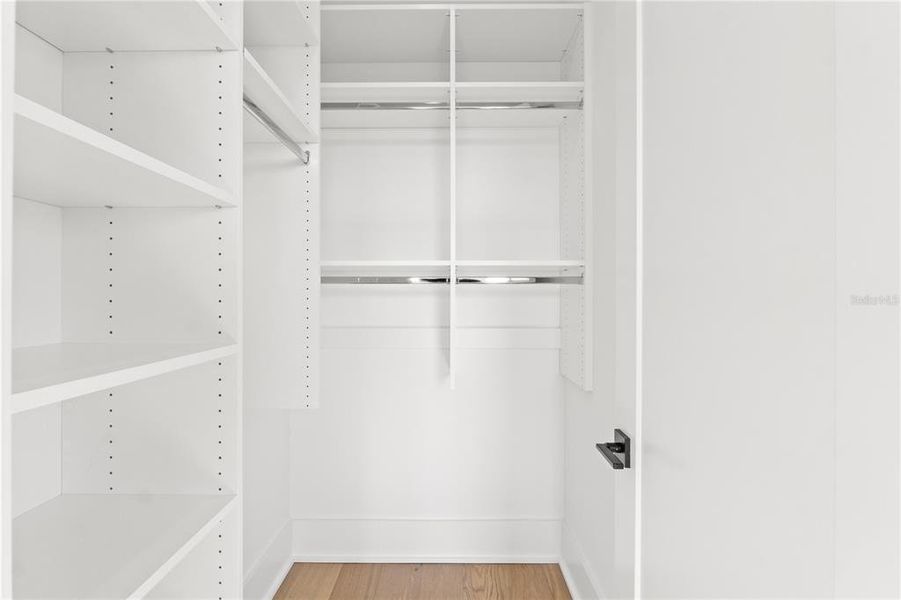 Spacious, unfurnished interior of a new home in , Tampa (Image 17).