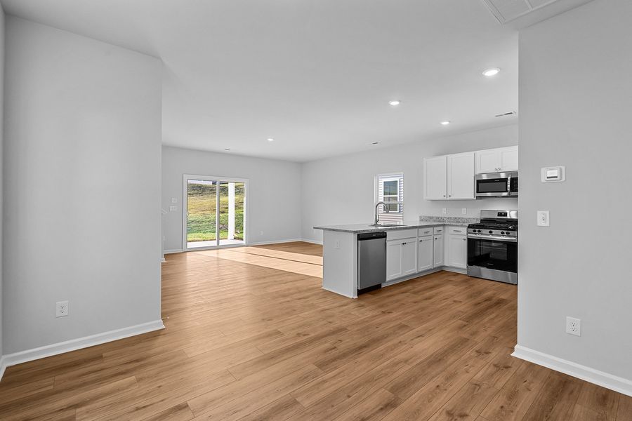 Spacious, unfurnished interior of a new home in Hanes Lake, Winston-Salem (Image 22). Spacious, unfurnished interior of a new home in Hanes Lake, Winston-Salem (Image 22).