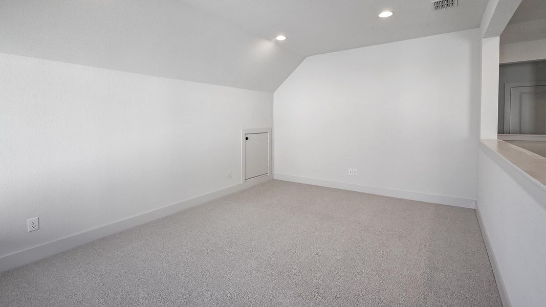 Spacious, unfurnished interior of a new home in Crosswinds 50', Kyle (Image 18).